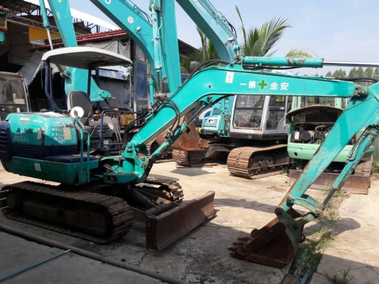 ขายค่ะ..KOMATSU  PC35R-8  มาใหม่..เก่าญี่ปุ่นแท้..สภาพสวย  เครื่องปั๊มดี  ลองระบบกันได้ทุกวัน..โทร..089-3818694  ดวงนภา