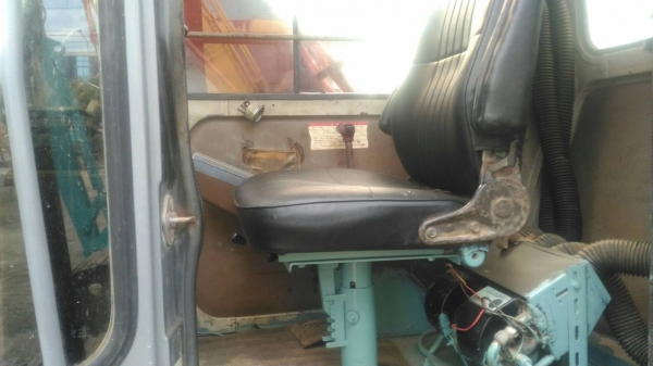 ขายค่ะ..HITACHI  EX90  เก่าใน  ปรับสภาพใหม่..ทำสี..เช็คระบบพร้อมใช้...ลองระบบกันได้ทุกวัน....โทร  089-3818694  ดวงนภา