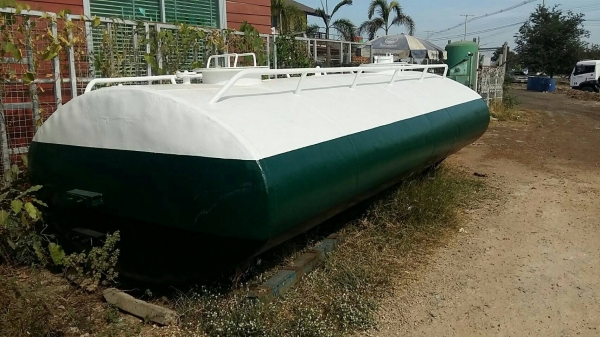 ถังเข้าใหม่ ถังน้ำมัน 12,000 ลิตร สีขาว-เขียวเหนี่ยวทรัพย์ เหล็กหนา สภาพสวย สนใจรีบโทรเลยครับ ถังเข้าใหม่ ถังน้ำมัน 12,000 ลิตร สีขาว-เขียวเหนี่ยวทรัพย์ เหล็กหนา สภาพสวย สนใจรีบโทรเลยครับ