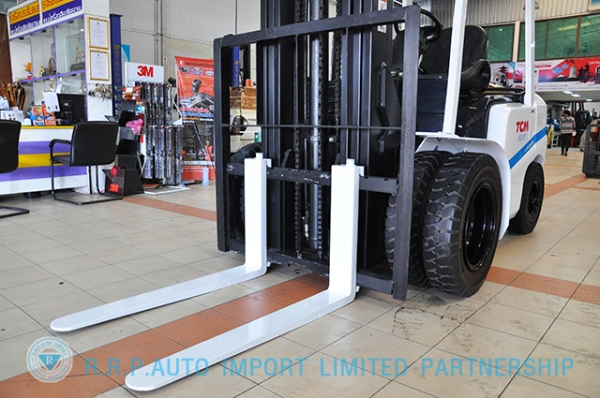 ขายรถโฟล์คลิฟท์มือสอง TCM รุ่น FD30C37-2U800740 นำเข้าจากประเทศญี่ปุ่น 100\% ไม่เคยใช้งานในประเทศไทย