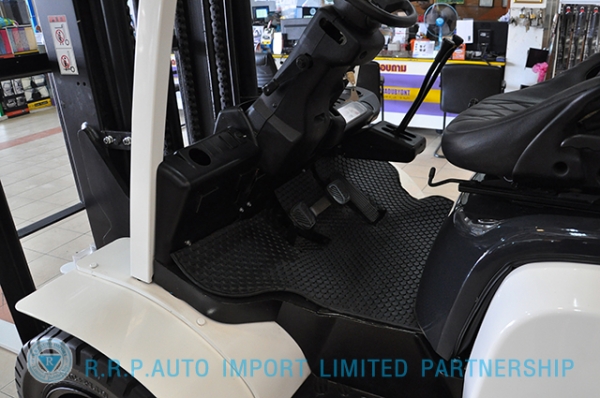 ขายรถโฟล์คลิฟท์มือสอง TCM รุ่น FD30C37-2U800740 นำเข้าจากประเทศญี่ปุ่น 100\% ไม่เคยใช้งานในประเทศไทย