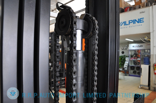 ขายรถโฟล์คลิฟท์มือสอง TCM รุ่น FD30C37-2U800740 นำเข้าจากประเทศญี่ปุ่น 100\% ไม่เคยใช้งานในประเทศไทย