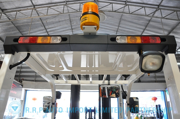 ขายรถโฟล์คลิฟท์มือสอง TCM รุ่น FD30C37-2U800740 นำเข้าจากประเทศญี่ปุ่น 100\% ไม่เคยใช้งานในประเทศไทย