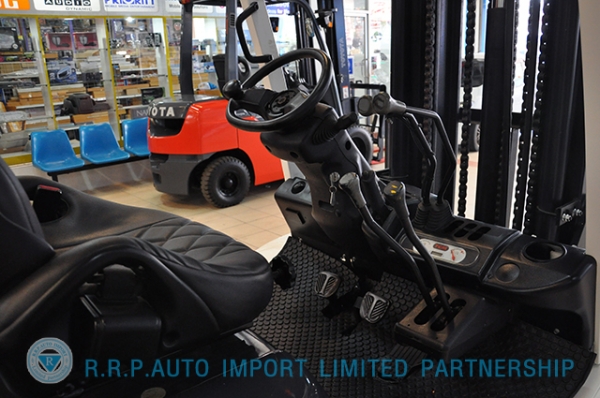 ขายรถโฟล์คลิฟท์มือสอง TCM รุ่น FD30C37-2U800740 นำเข้าจากประเทศญี่ปุ่น 100\% ไม่เคยใช้งานในประเทศไทย