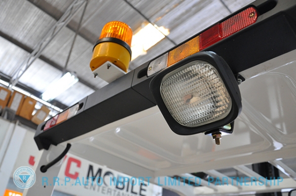 ขายรถโฟล์คลิฟท์มือสอง TCM รุ่น FD30C37-2U800740 นำเข้าจากประเทศญี่ปุ่น 100\% ไม่เคยใช้งานในประเทศไทย