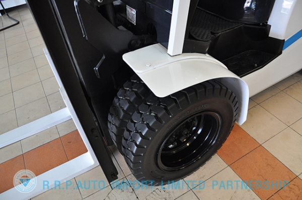 ขายรถโฟล์คลิฟท์มือสอง TCM รุ่น FD30C37-2U800740 นำเข้าจากประเทศญี่ปุ่น 100\% ไม่เคยใช้งานในประเทศไทย