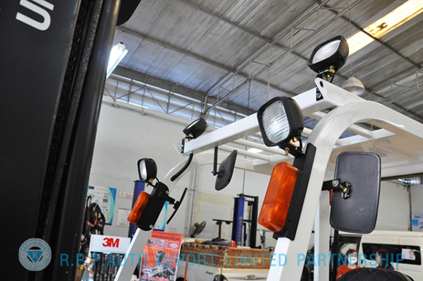 ขายรถโฟล์คลิฟท์มือสอง TCM รุ่น FD30C37-2U800740 นำเข้าจากประเทศญี่ปุ่น 100\% ไม่เคยใช้งานในประเทศไทย