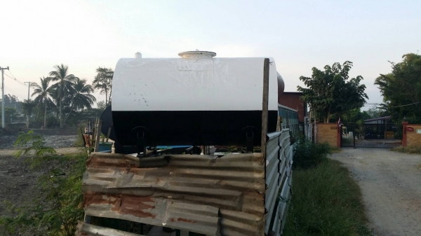 ถังน้ำมัน 5,000 ลิตร มีเข้ามา 2 ใบครับ รีบมาจับมาจองเป็นเจ้าของกันไป ขายถูกครับ สบายๆติดต่อพูดคุยได้ครับ