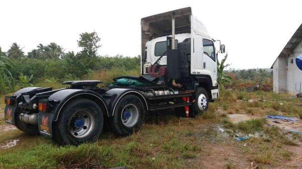 ขายเงินดาวน์ 10 ล้อฟัวลาก 360 แรง ปี2556 เจ้าของขับเองหรือตัดสดก็ได้