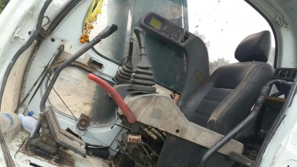 รถแม็คโค KOBELCO รุ่น MARK-V เอวแน่น แท็คหนา ไฟฟ้าครบ แอร์เย็น รถแม็คโค KOBELCO รุ่น MARK-V เอวแน่น แท็คหนา ไฟฟ้าครบ แอร์เย็น