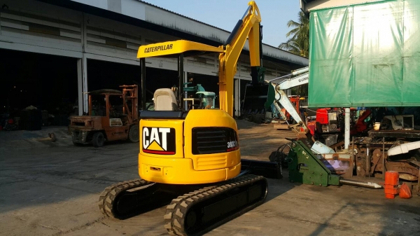 ขาย รถขุด CATERPILLAR รุ่น 303C CR มือสองญี่ปุ่น แทรกยางใหม่  สลัก บูท เองแน่น 100\%  แรงดี ทำงานไวทุกระบบ สวย พร้อมใช้งาน มือถือ/LINE ID : 0818753444