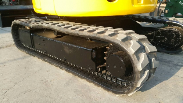 ขาย รถขุด CATERPILLAR รุ่น 303C CR มือสองญี่ปุ่น แทรกยางใหม่  สลัก บูท เองแน่น 100\%  แรงดี ทำงานไวทุกระบบ สวย พร้อมใช้งาน มือถือ/LINE ID : 0818753444