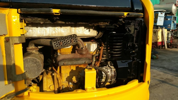 ขาย รถขุด CATERPILLAR รุ่น 303C CR มือสองญี่ปุ่น แทรกยางใหม่  สลัก บูท เองแน่น 100\%  แรงดี ทำงานไวทุกระบบ สวย พร้อมใช้งาน มือถือ/LINE ID : 0818753444