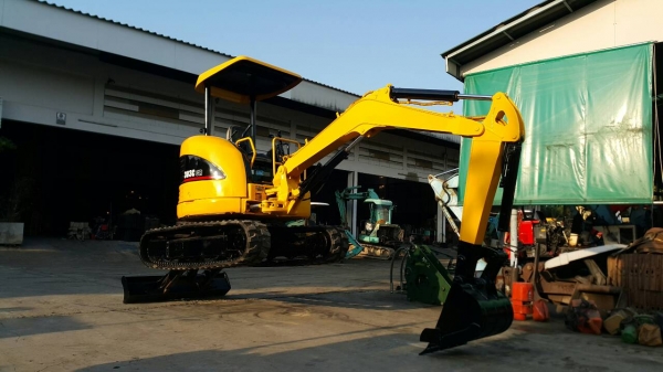 ขาย รถขุด CATERPILLAR รุ่น 303C CR มือสองญี่ปุ่น แทรกยางใหม่  สลัก บูท เองแน่น 100\%  แรงดี ทำงานไวทุกระบบ สวย พร้อมใช้งาน มือถือ/LINE ID : 0818753444