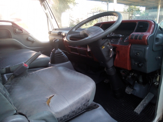 6 ล้อกลาง  *Euro.2* ISUZU  NQR 175 แรงม้า+คอมมอนเรว *ยาว 5.50 ม.* รถสวยเดิม+สวยจริง+พร้อมใช้งาน * รถห้างแท้ * มีเล่มพร้อมโอน *