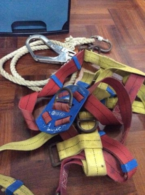 ขายถูก Safety Belt สำหรับปีนที่สูง แบบเต็มตัว