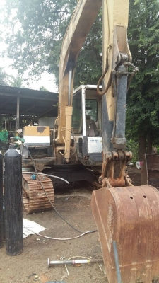 ขายรถแบคโฮ KOMATSU PC60-5 บูมยาวพิเศษ ราคา 320000