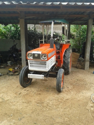 คูโบต้าL2402พร้อมผาน5สภาพพร้อมใช้งานเลยคับ