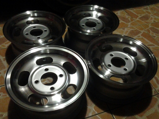 ถั่ว 13x6 / 4x114  off+35 (วัดเอง) ทำสีหน้าเงาแล้ว ขอบหนา ๆ