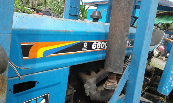 ขายรถไถจีน ขนาดเท่ากับ M5000  ใบมีดอย่างเดียว 2 เพลา ราคา 150000