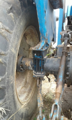 ขายรถไถจีน ขนาดเท่ากับ M5000  ใบมีดอย่างเดียว 2 เพลา ราคา 150000