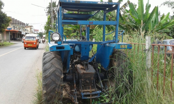 ขายรถไถจีน ขนาดเท่ากับ M5000  ใบมีดอย่างเดียว 2 เพลา ราคา 150000