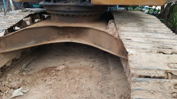 ขายรถขุดแบ็คโค PC200-5 ปั๊มเดิม เครื่อง6BG1เทอร์โบว์ ช่วงล่างโซ่ใหม่ สภาพทำงานประจำ