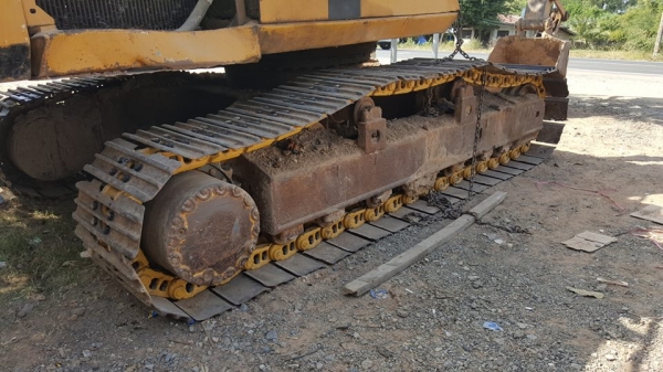 ขายรถขุดแบ็คโค PC200-5 ปั๊มเดิม เครื่อง6BG1เทอร์โบว์ ช่วงล่างโซ่ใหม่ สภาพทำงานประจำ