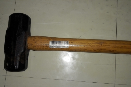 ขายค้อนปอนเมกาขนาด4-5ปอน Made in USA.ใหม่เก่าเก็บด้ามยาวประมาณ100CM. ขายค้อนปอนเมกาขนาด4-5ปอน Made in USA.ใหม่เก่าเก็บด้ามยาวประมาณ100CM.