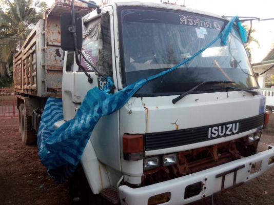 ขายISUZU ROCKY 175 แรง เครื่องดี คัสชีสวย ทะเบียน ม.79 ราคา 430,000บ. สนใจติดต่อ 0835601591 หรือ 0903494058