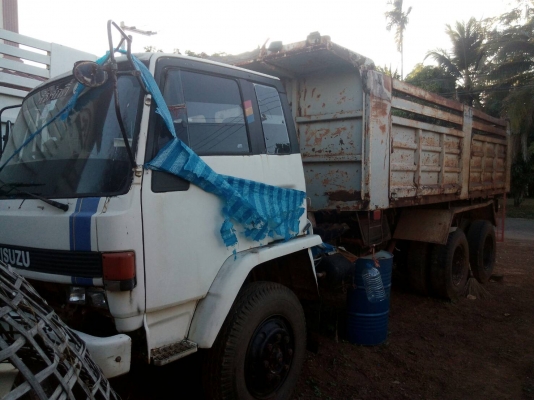 ขายISUZU ROCKY 175 แรง เครื่องดี คัสชีสวย ทะเบียน ม.79 ราคา 430,000บ. สนใจติดต่อ 0835601591 หรือ 0903494058