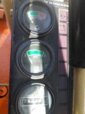 ขายค่ะ..KOMATSU  PC60-5  สภาพสวย  เครื่องปั๊มดี...ระบบคลอง..เอกสารอินวอยครบ..ลองระบบกันได้ทุกวัน..โทร..089-3818694  ดวงนภา