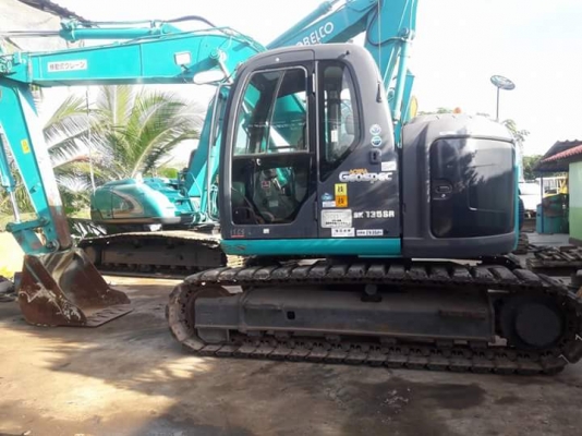 ขายค่ะ..KOBELCO SK135SR -2 YY06  ปี2010 เก่าญี่ปุ่นแท้..สภาพสวยๆ  เดิมๆ  ชั่วโมงน้อยมากๆๆ  เครื่องคอมมอน..โทร..089-3818694  ดวงนภา