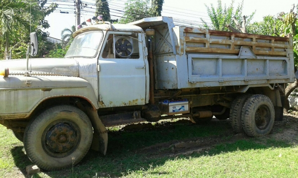 6 ล้อดั้มพ์อีซูซุหน้ายาว เครื่องอีซูซุ 175 แรง เพลามิตซูฟูโซ่แล้ว