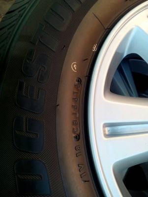 ของใหม่ ป้ายแดง 215/70R15 BRIDGESTONE DURAVIS R611 ปี16 ชุด 4 ล้อ tel. 081-427-3941 ของใหม่ ป้ายแดง 215/70R15 BRIDGESTONE DURAVIS R611 ปี16 ชุด 4 ล้อ tel. 081-427-3941