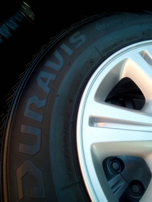 ของใหม่ ป้ายแดง 215/70R15 BRIDGESTONE DURAVIS R611 ปี16 ชุด 4 ล้อ tel. 081-427-3941 ของใหม่ ป้ายแดง 215/70R15 BRIDGESTONE DURAVIS R611 ปี16 ชุด 4 ล้อ tel. 081-427-3941