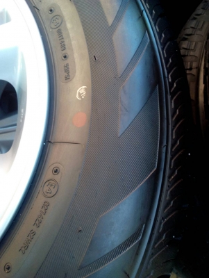 ของใหม่ ป้ายแดง 215/70R15 BRIDGESTONE DURAVIS R611 ปี16 ชุด 4 ล้อ tel. 081-427-3941 ของใหม่ ป้ายแดง 215/70R15 BRIDGESTONE DURAVIS R611 ปี16 ชุด 4 ล้อ tel. 081-427-3941