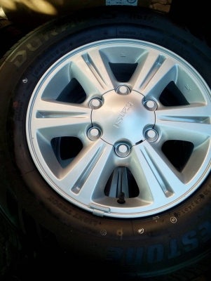 ของใหม่ ป้ายแดง 215/70R15 BRIDGESTONE DURAVIS R611 ปี16 ชุด 4 ล้อ  tel. 081-427-3941