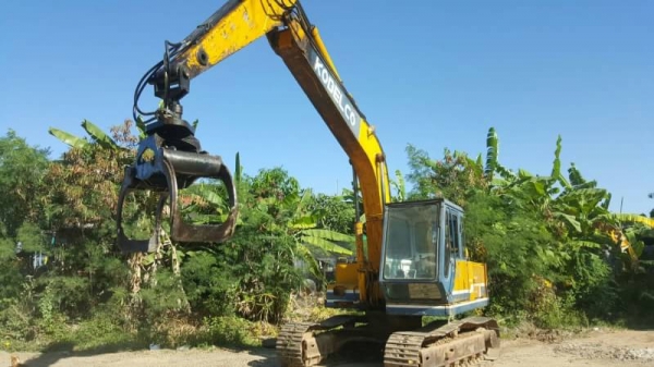 ขาย 450,000 KOBELCO  sk 905 มือครีบไม้พร้อมบุ้งกี้ เครื่องดี ปั้มแรง เอวแน่น ช่วงล่างเต็ม (รถอยู่ โคราช) 090-772-3710 090-772-3708