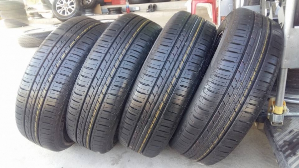 ขายล้อแม็กป้ายแดง toyota yaris trd 15" ยางปี16 สนใจติดต่อ ตาเล็ก ล้อและยางครับ 081-3747940