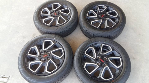 ขายล้อแม็กป้ายแดง toyota yaris trd 15" ยางปี16 สนใจติดต่อ ตาเล็ก ล้อและยางครับ 081-3747940