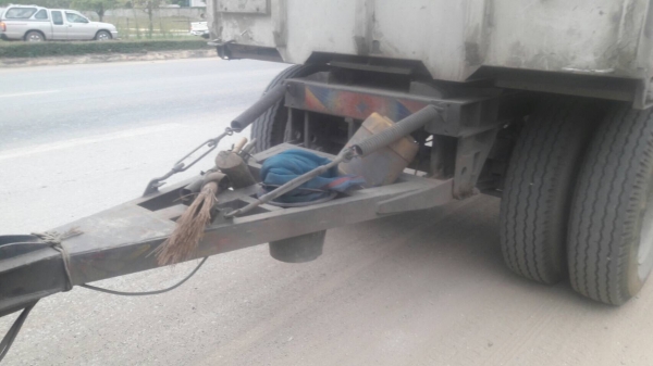 ขายรถพ่วงไม่ดั้ม 22 ล้อ แม่-ลูก กระบะเหล็กคอกเกษตรไม่ดั้ม อู่.สห  กิจ  ISUZU 320 ปี.51 แม็คโหลด   รถ สวย ราคาย้อมๆแค่.1680000 ต่อรอง  สนใจรีบจองด่วน 0813531946