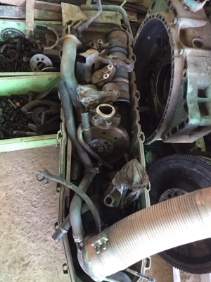 ขายเครื่อง Volvo FM12 D12 380แรง ขายเป็นอะไหล่ อุปกรณ์ครบ สามารถประกอบได้  ร