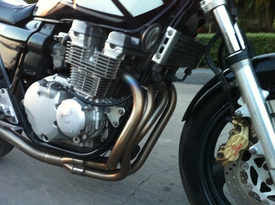 xjr 400 y 2000 ท่อ titanium yoshimura full สภาพสวย แน่นๆ บิดติอมือ