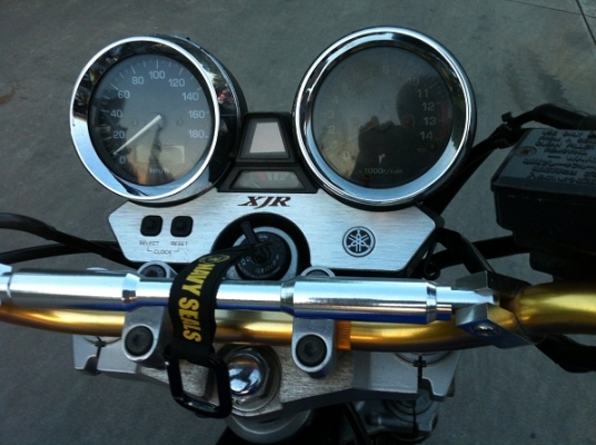 xjr 400 y 2000 ท่อ titanium yoshimura full สภาพสวย แน่นๆ บิดติอมือ