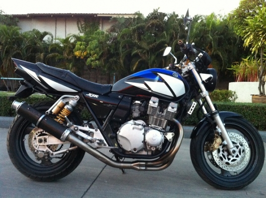 xjr 400 y 2000 ท่อ titanium yoshimura full สภาพสวย แน่นๆ บิดติอมือ