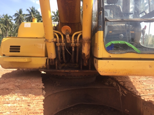 ขายKOMATSU PC200รุ่น8 ระบบไฟเต็ม โช่บูช เอว อยู่ใส สภาพดี รถอยู่ประจวบ ราคา1,120,000บ. สนใจ 08356015