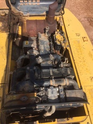 ขายKOMATSU PC200รุ่น8 ระบบไฟเต็ม โช่บูช เอว อยู่ใส สภาพดี รถอยู่ประจวบ ราคา1,120,000บ. สนใจ 08356015