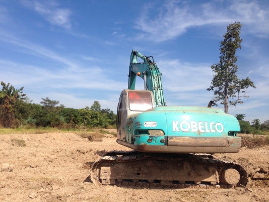 ขายด่วน KOBELCO SK200-5 SUPER  รถสภาพพร้อมใช้งาน เครื่องปั้มดีเยี่ยม ไฟฟ้าครบ แอร์เย็น โซ่ช่วงล่างเต็มทั้งสองข้าง เอวแน่น รถทำงานสมบูรณ์ เอกสารใบแจ้งจำหน่าย