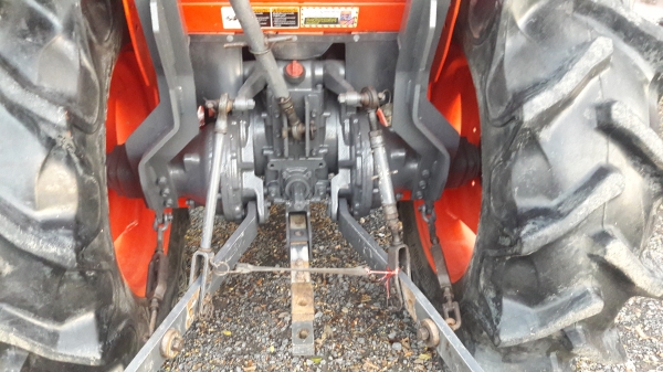 ขายรถไถL4708ใบมีดผาลพรวนตราช้างพร้อมใช้ครับ ขายรถไถL4708ใบมีดผาลพรวนตราช้างพร้อมใช้ครับ